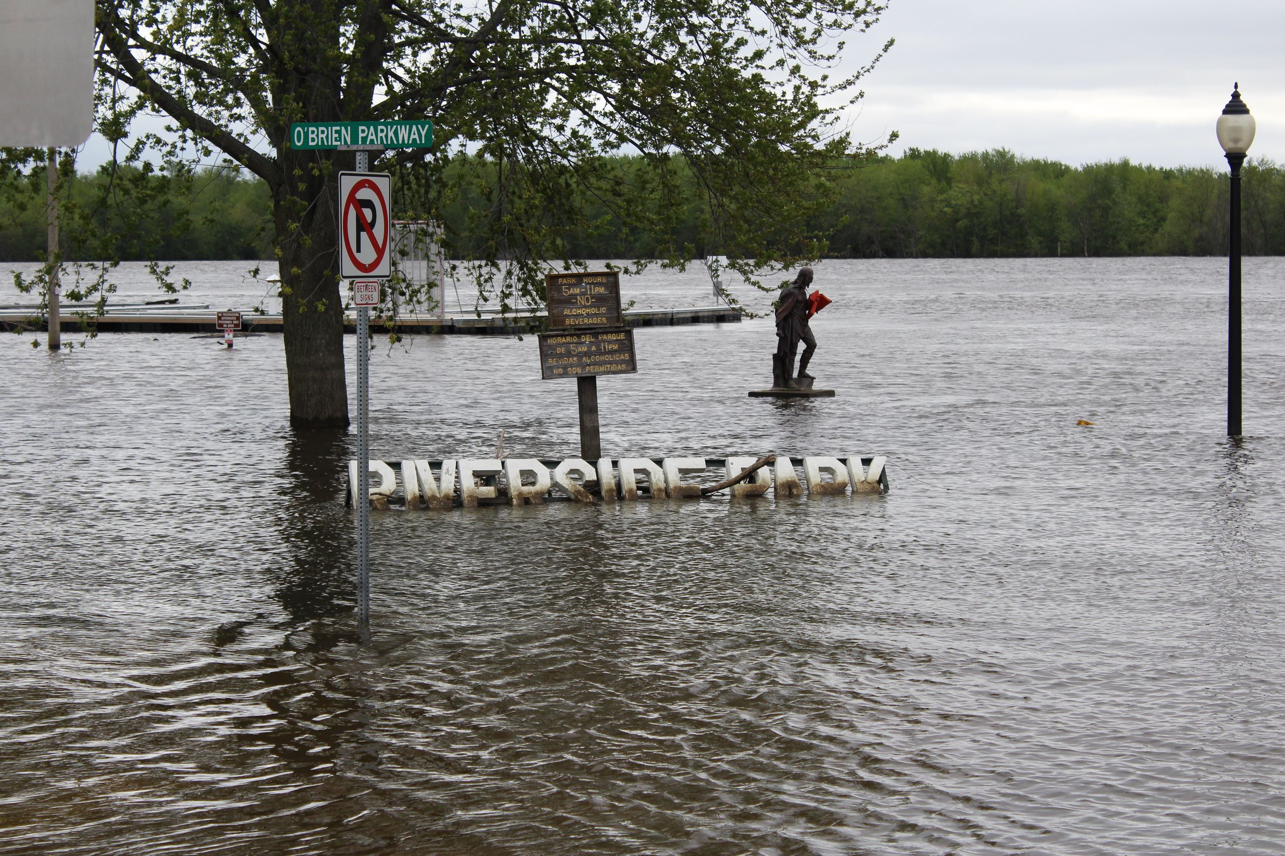 Riverside Park Cedar Street entrance May 9, 2019 (JPG)