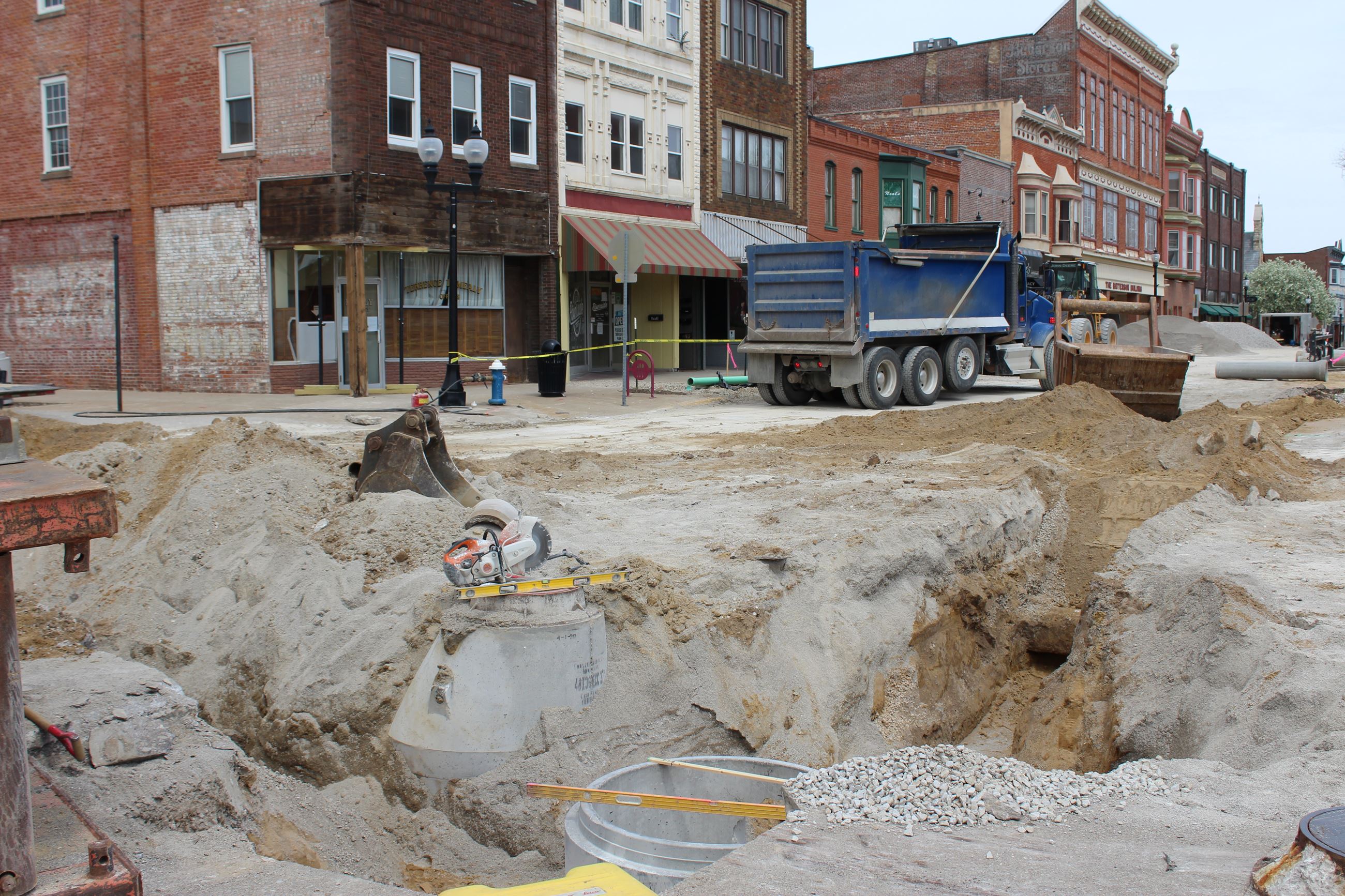 050120 2nd Street Streetscape - work in Cedar intersection 001 (JPG)