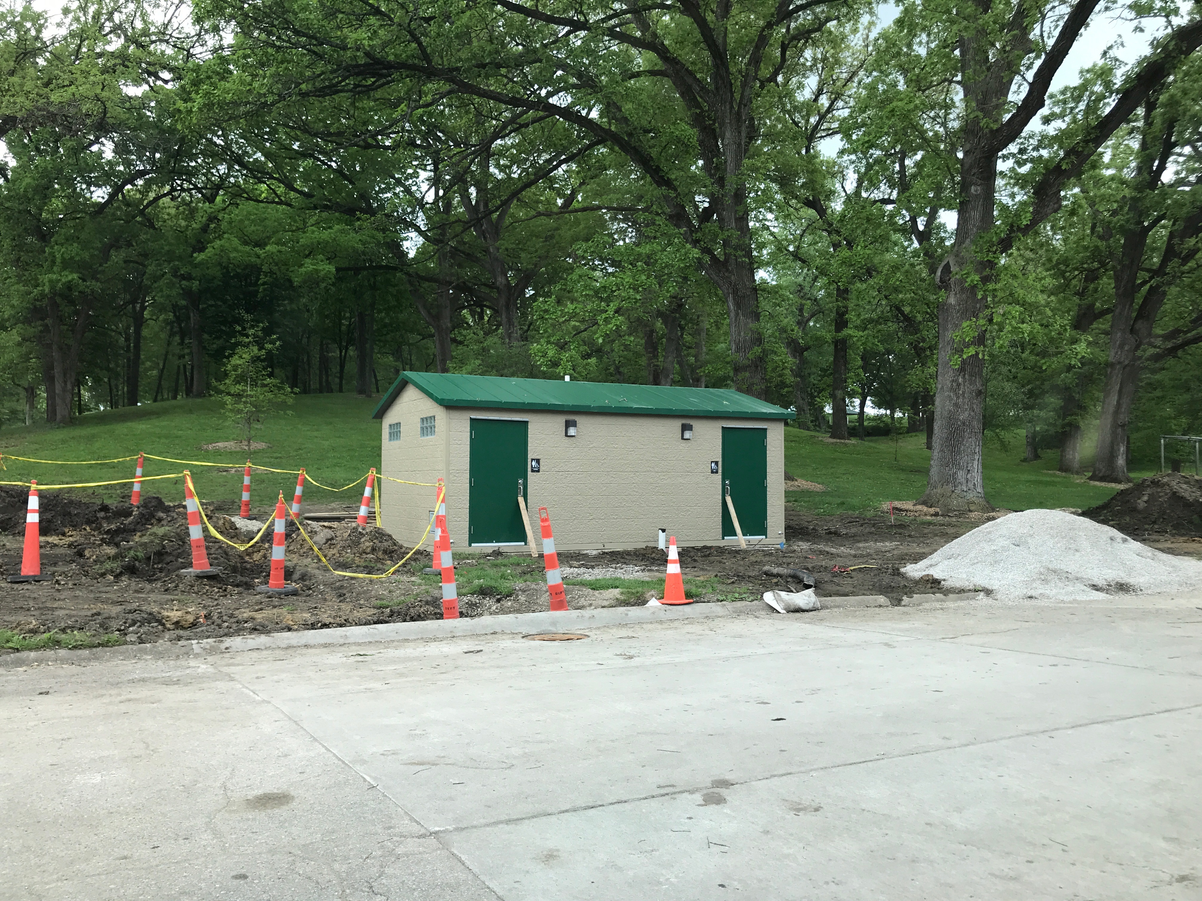 052320 Weed Park restroom (JPG)