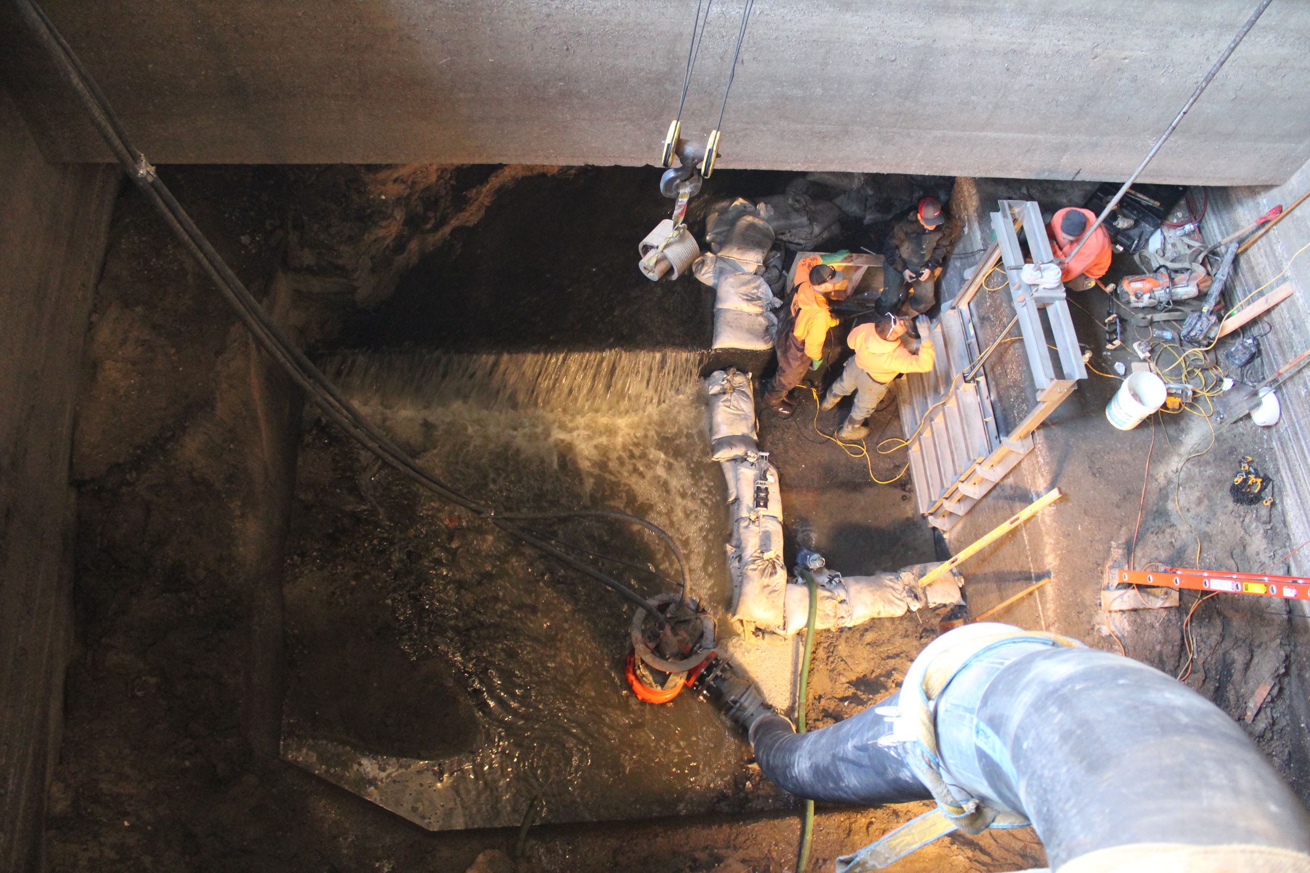 030821 Papoose Creek LIft Station Sluice Gate Installation 009 (JPG)