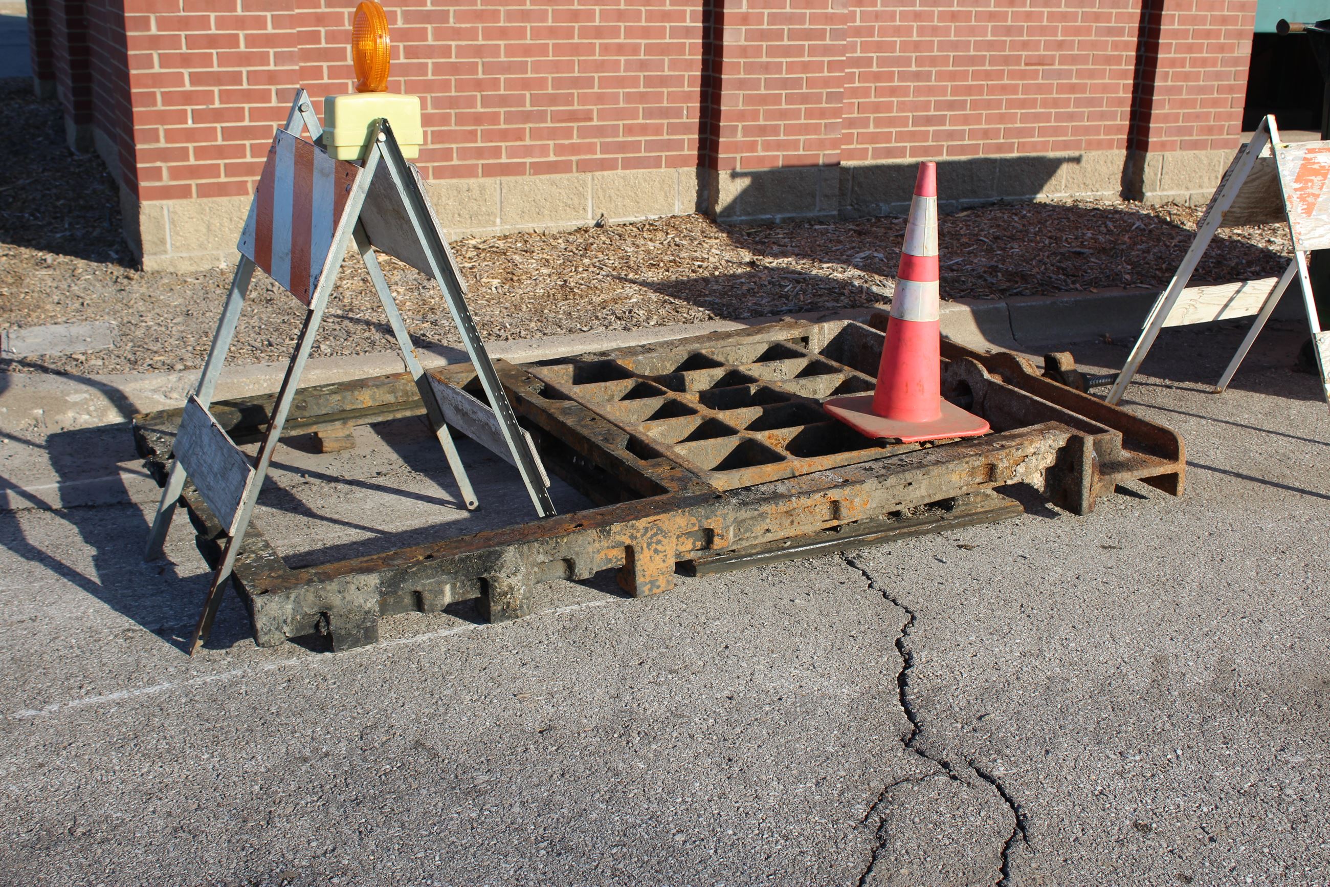 030821 Papoose Creek LIft Station Sluice Gate Installation 004 (JPG)