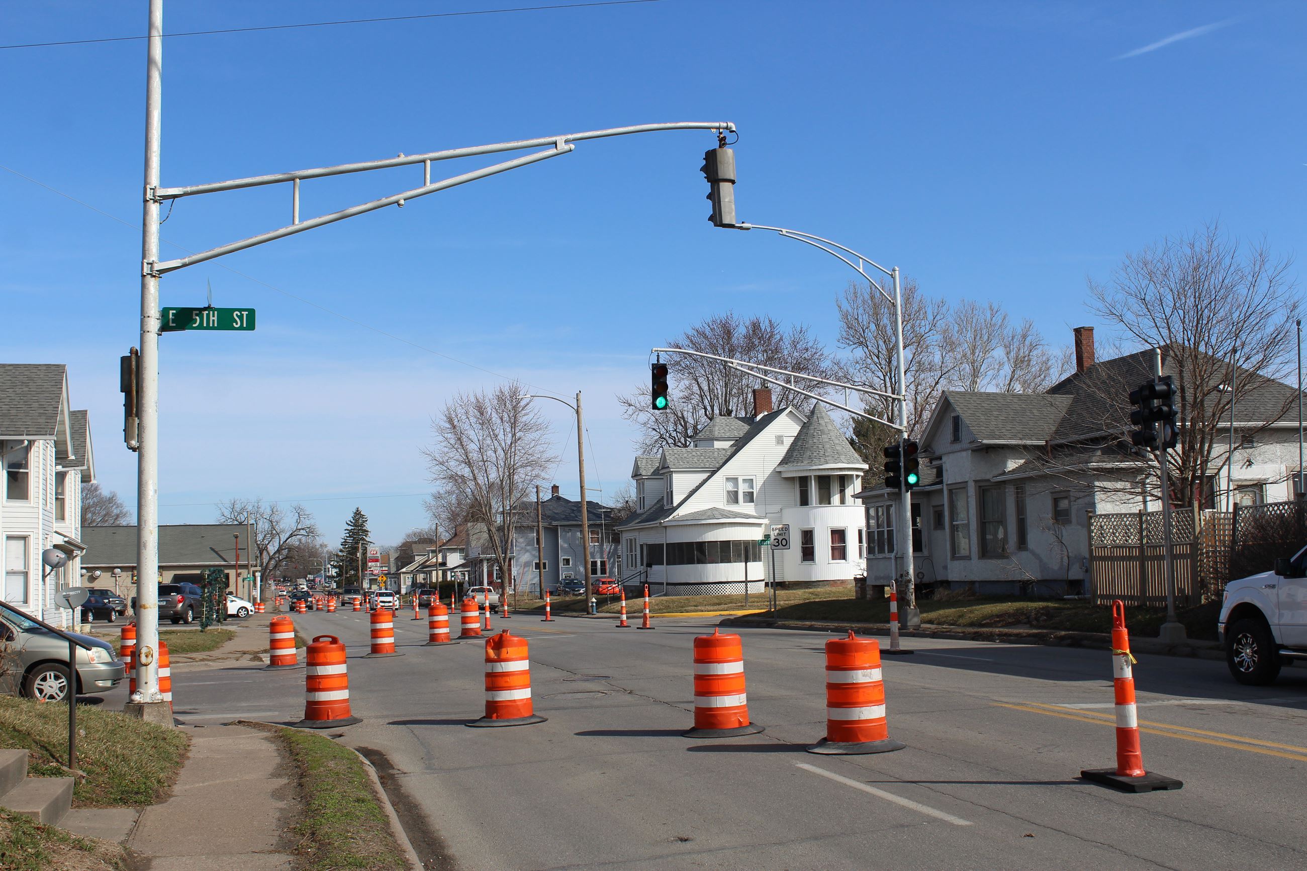 031221 Park Avenue - 5th Street intersection traffic lights (JPG)