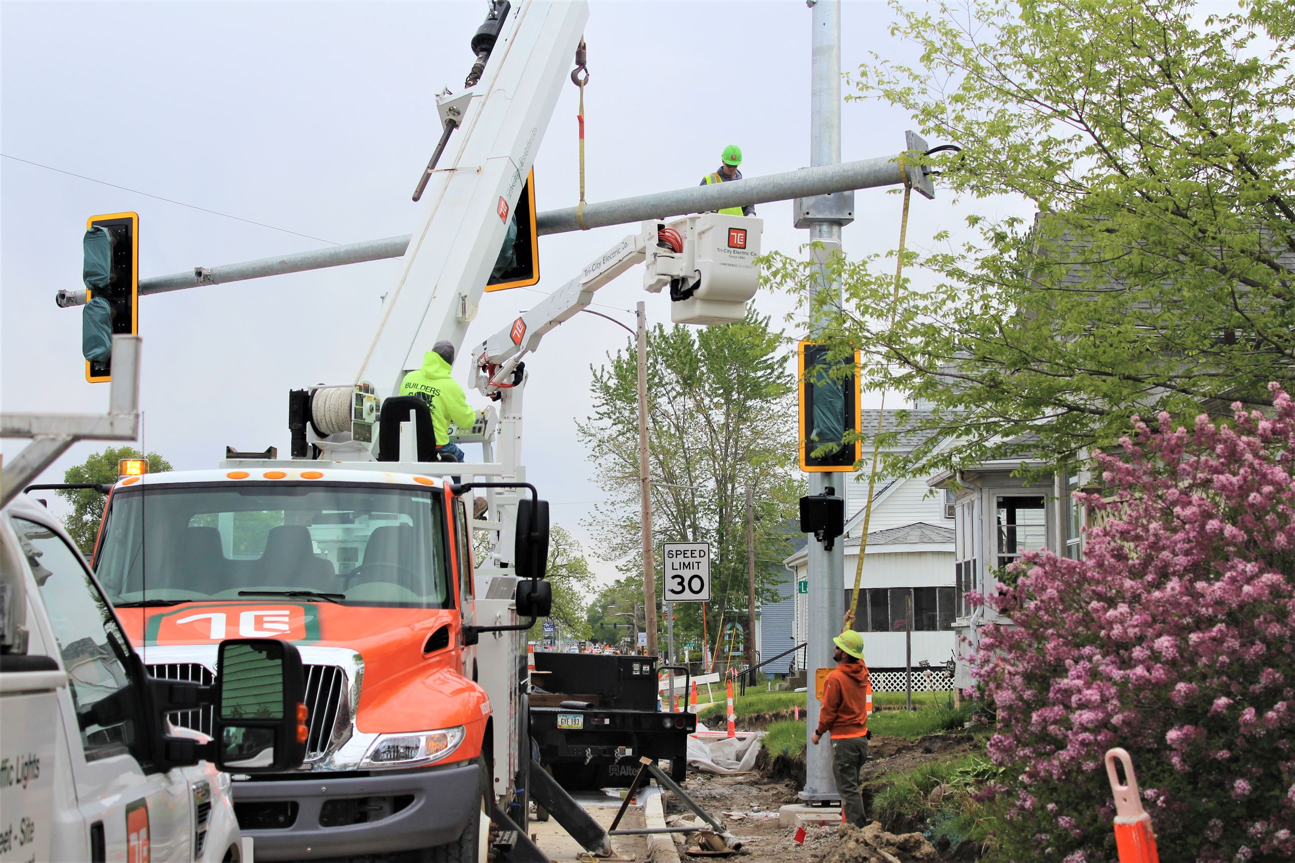 051021 Park Avenue - 5th Street Signal Installation 001 (JPG)