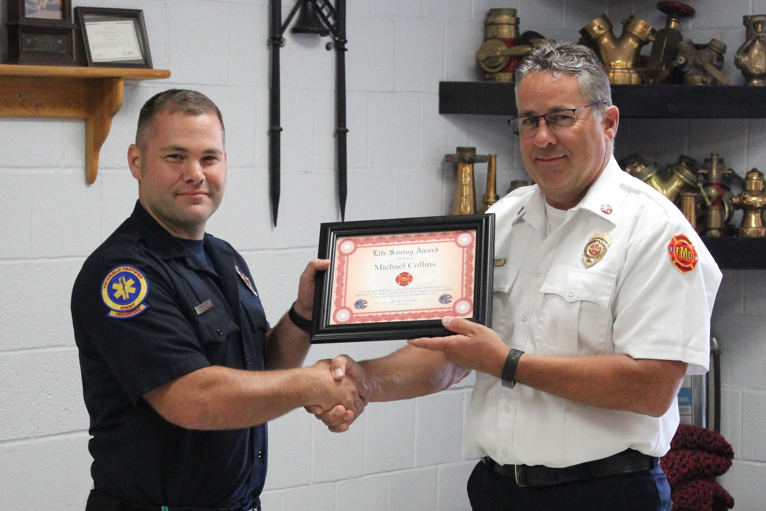 081121 Fire Deparment LIfesaving Award 005 (JPG)
