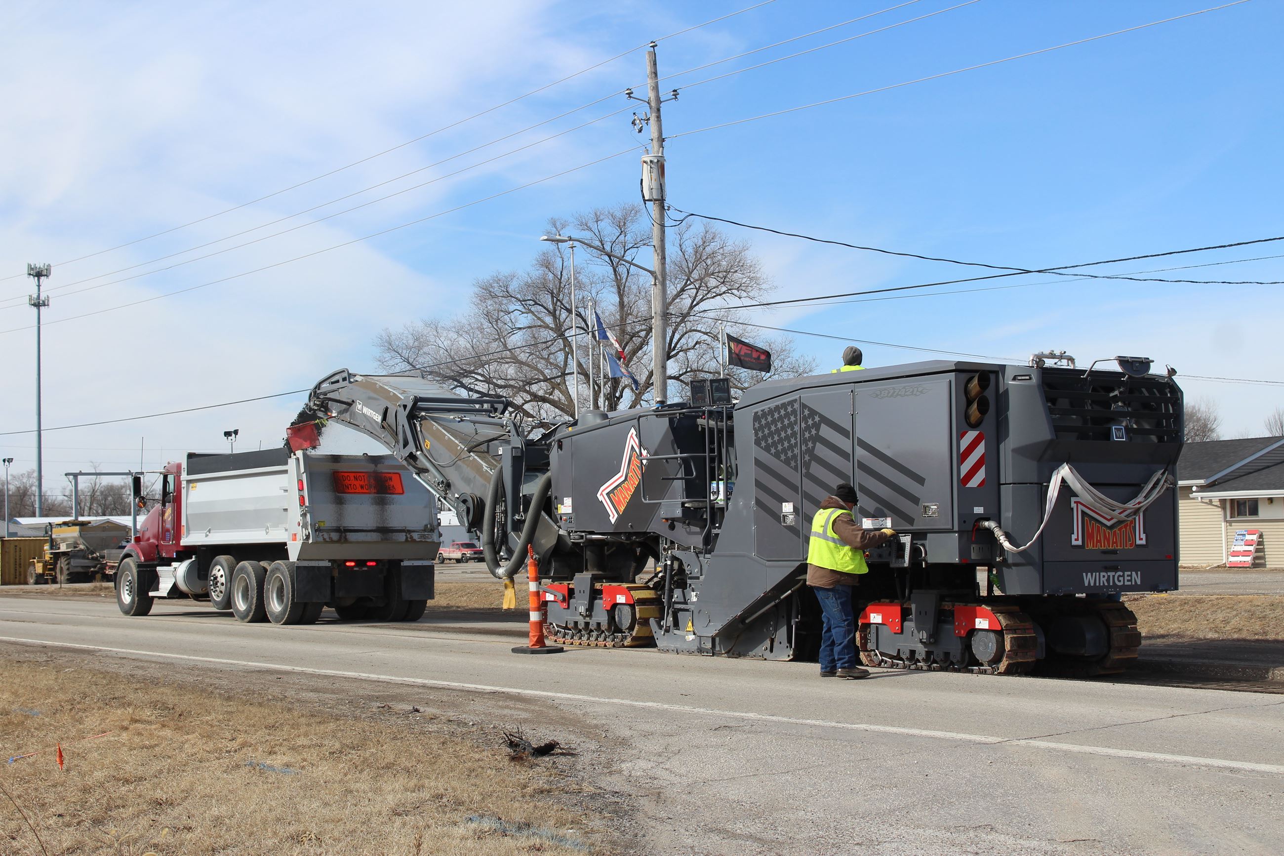 022822 Grandview Avenue milling (JPG)