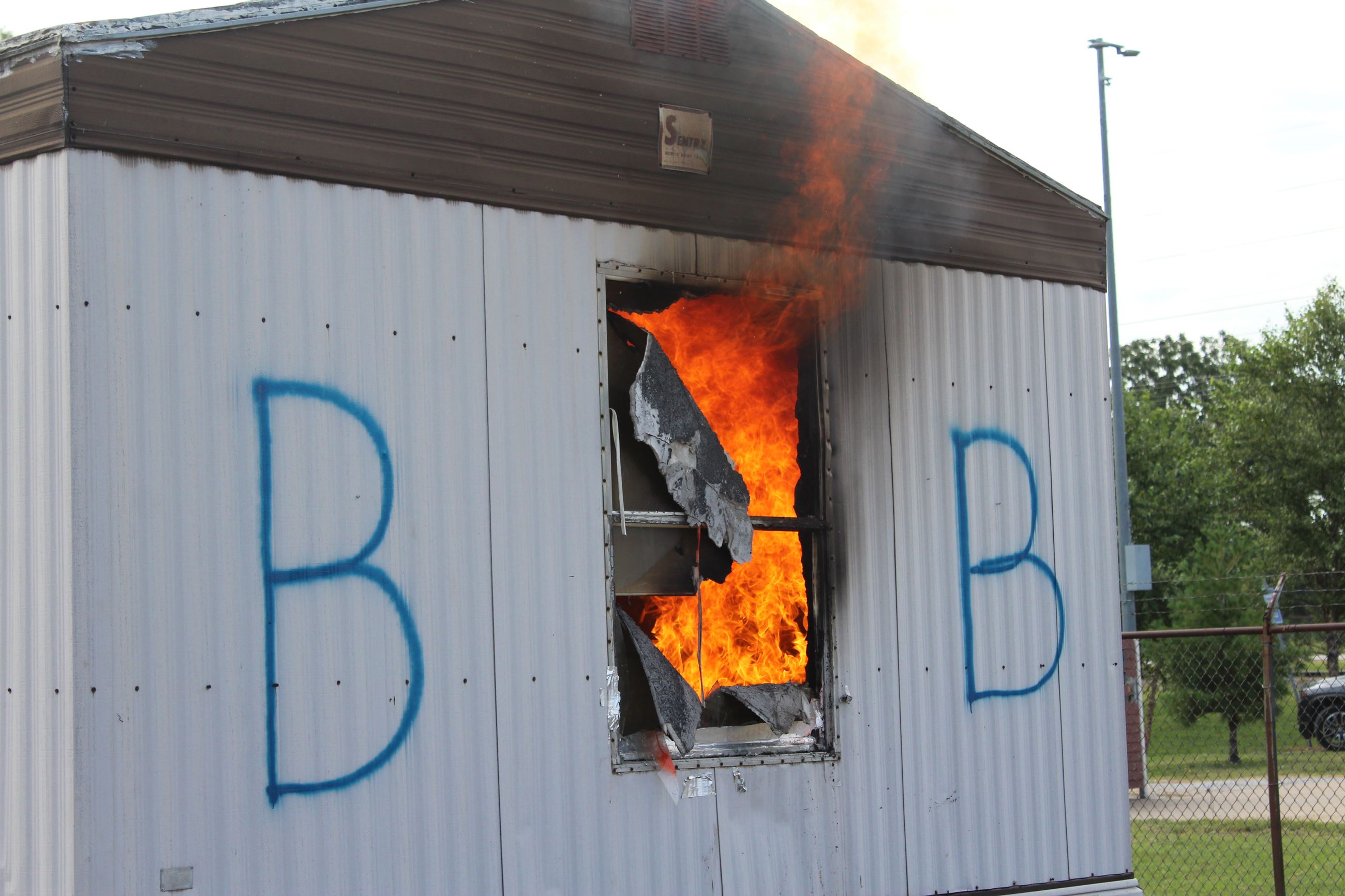 Fire ro9lls from bedroom window - Fire Academy Training Burn 090222 (JPG)