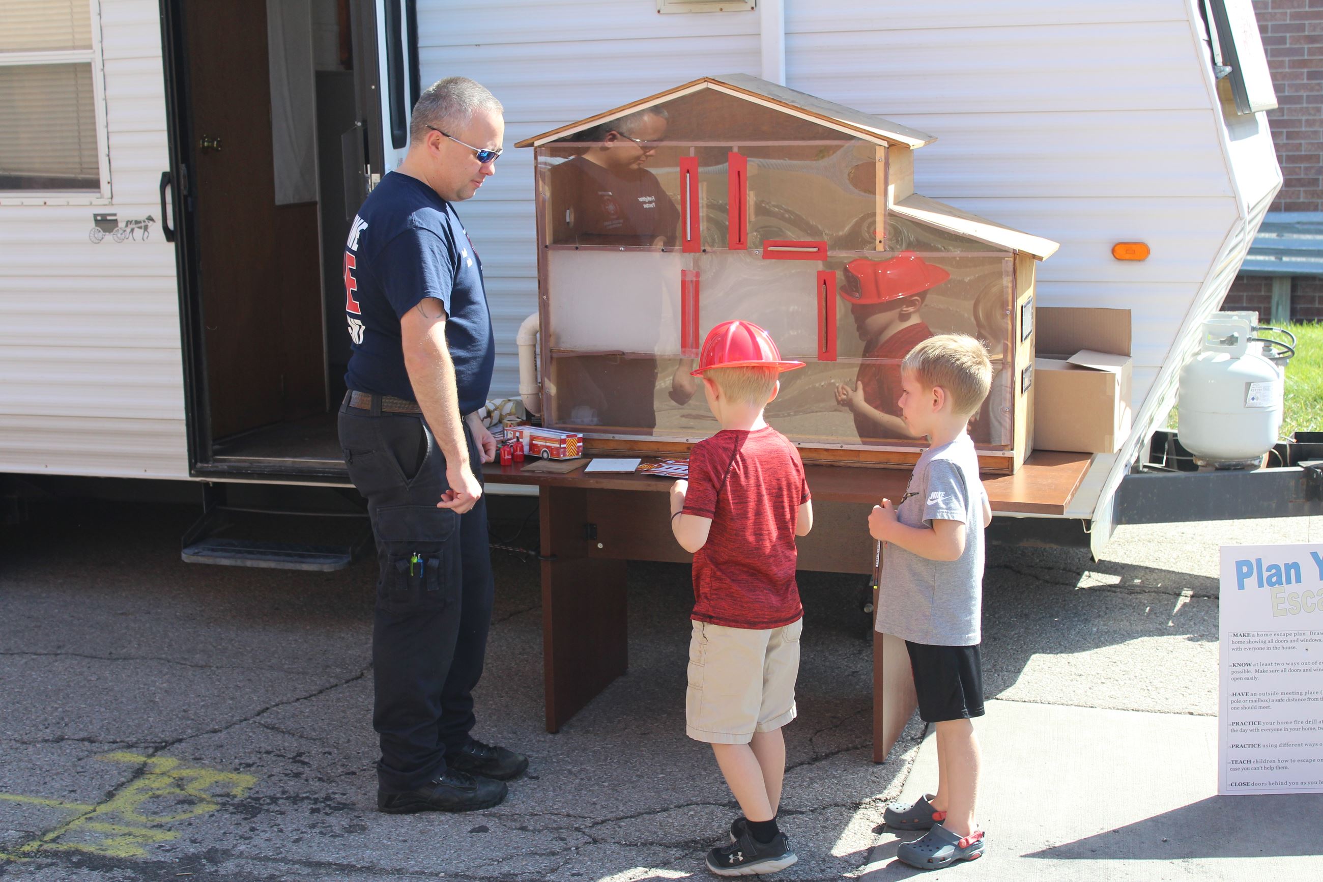 Muscatine Fire learning fire safety PSOH October 2, 2022 (JPG)