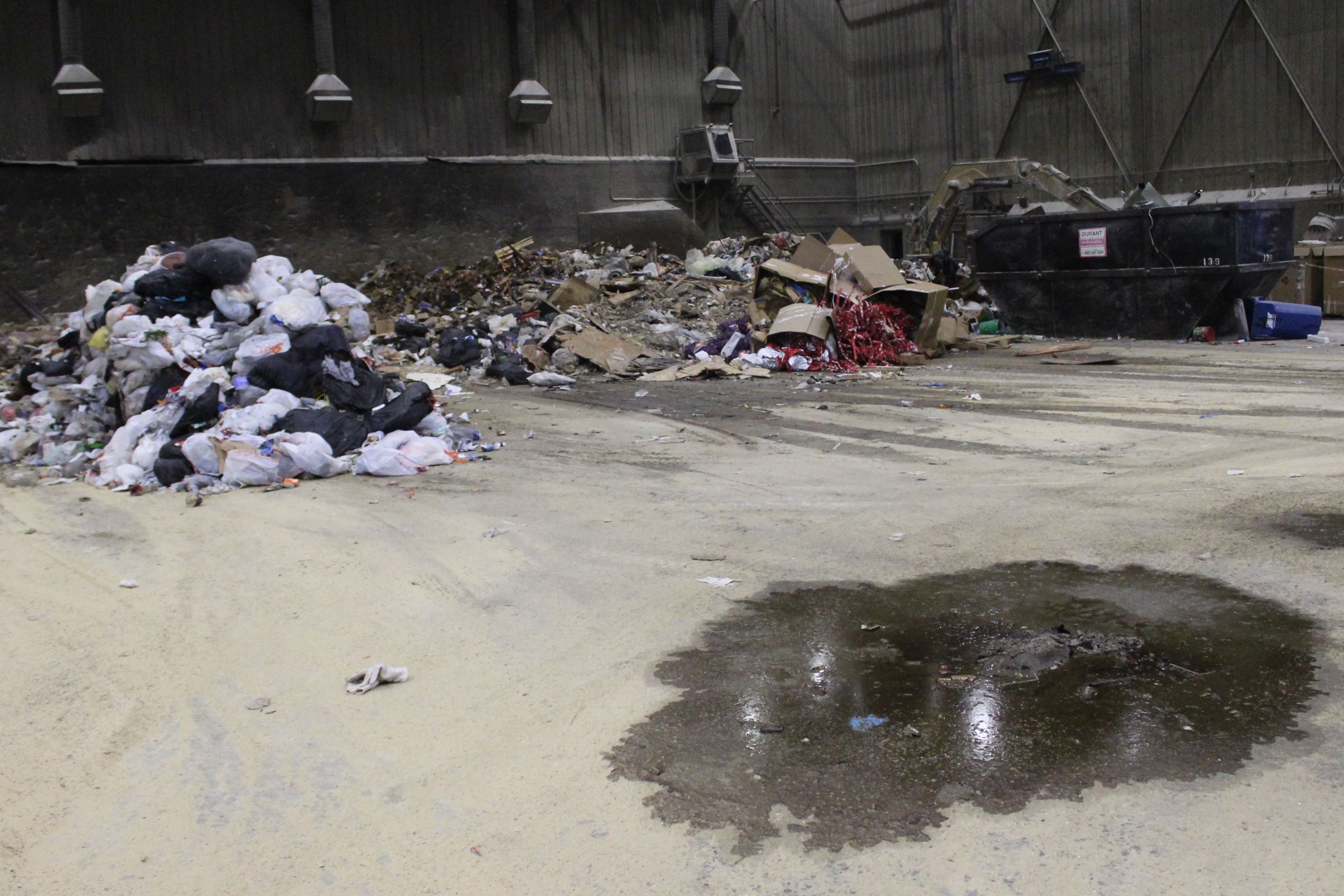 020723 Tipping Floor 003Tipping Floor Close up (JPG) 020723 