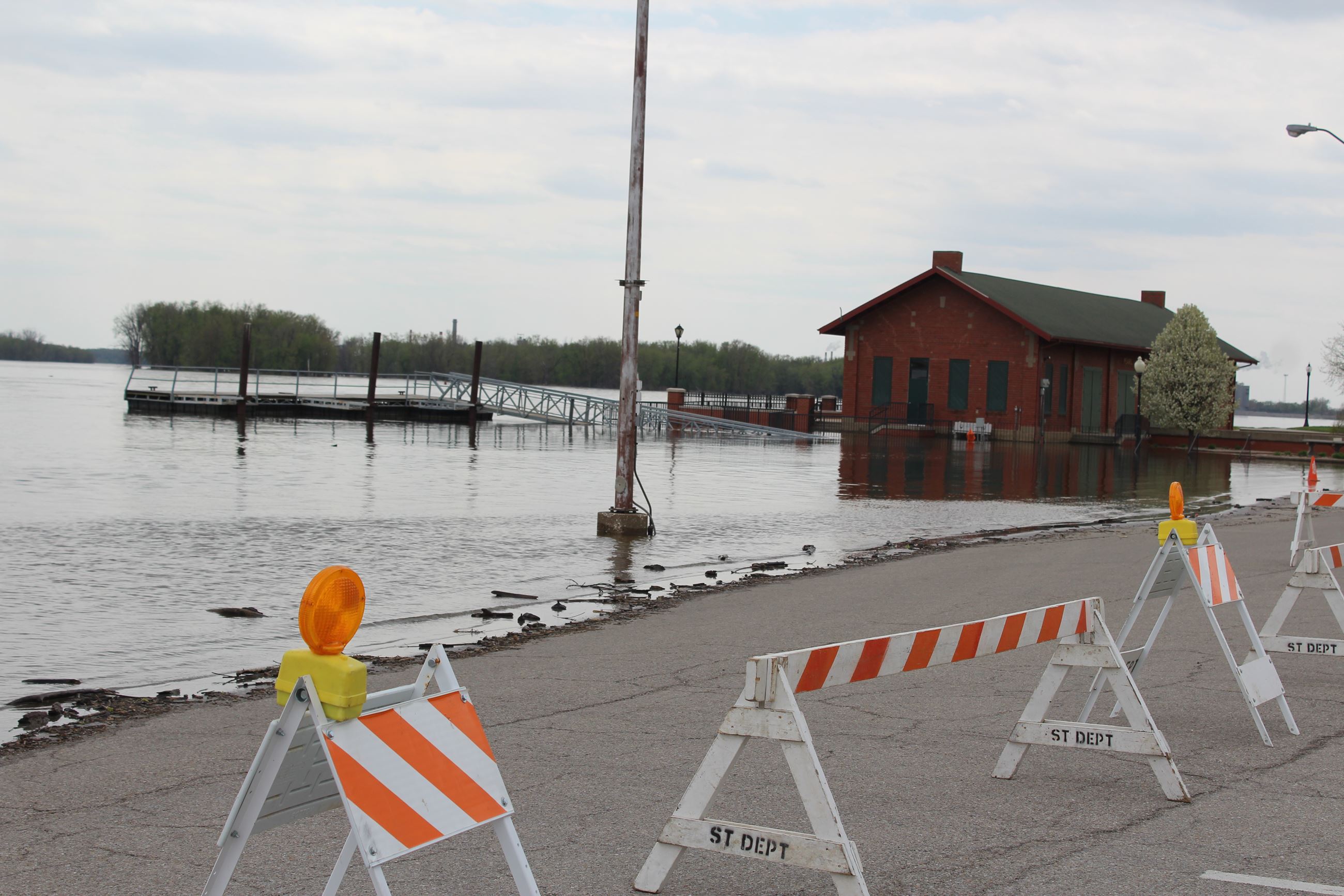 042423 Flooding - Riverside Park 012