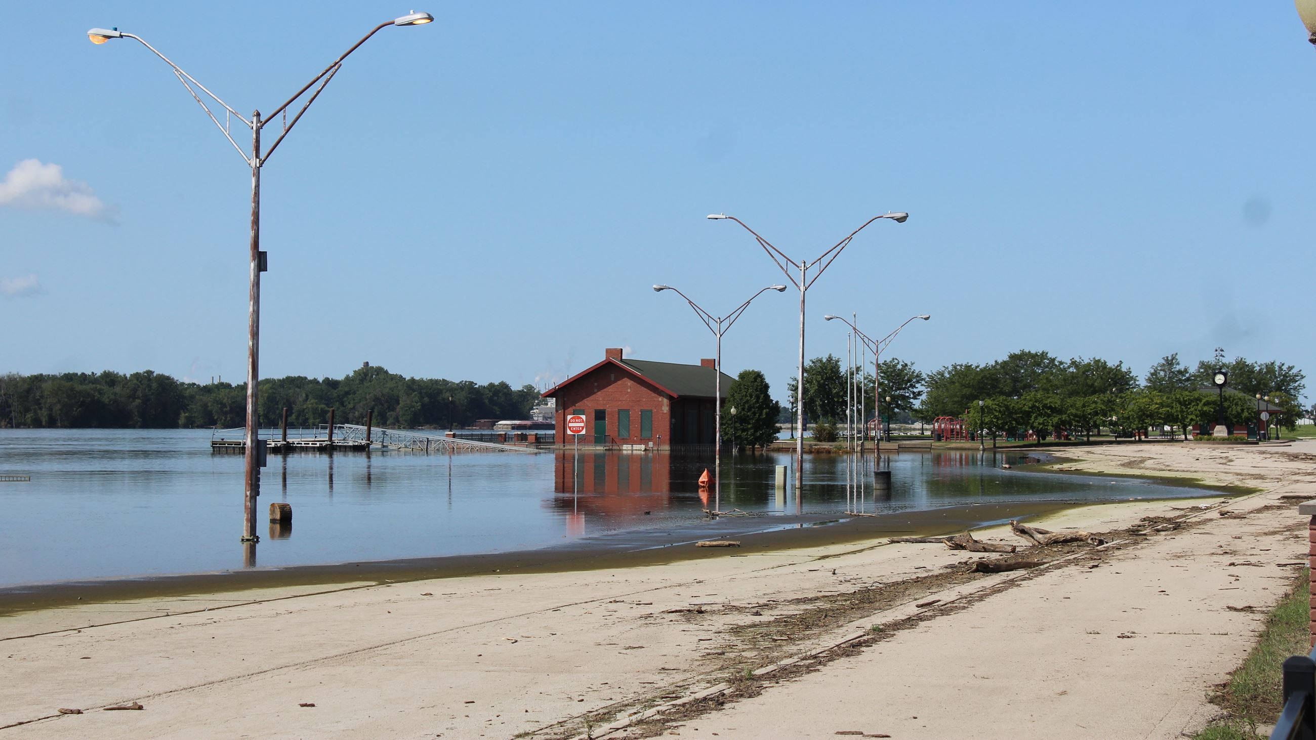 071924 Flooding 102 - Receding Mississippi River