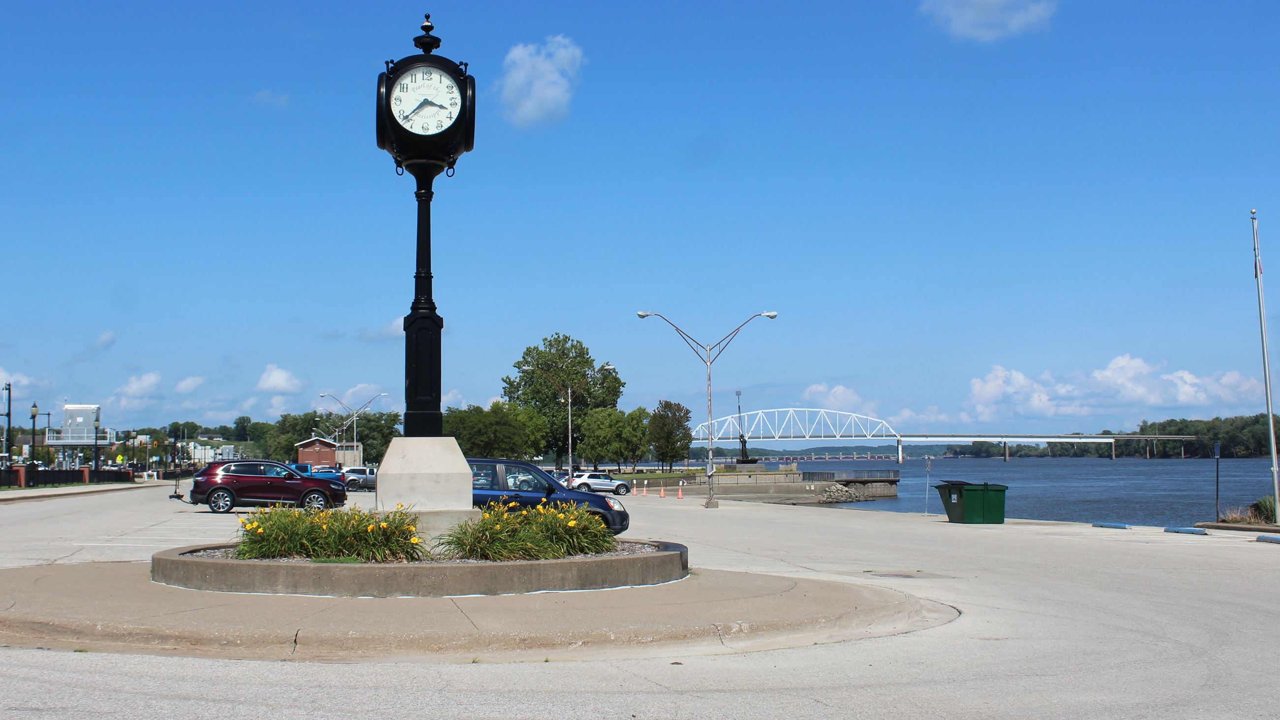 080124 Riverside Park 101 downriver parking lot