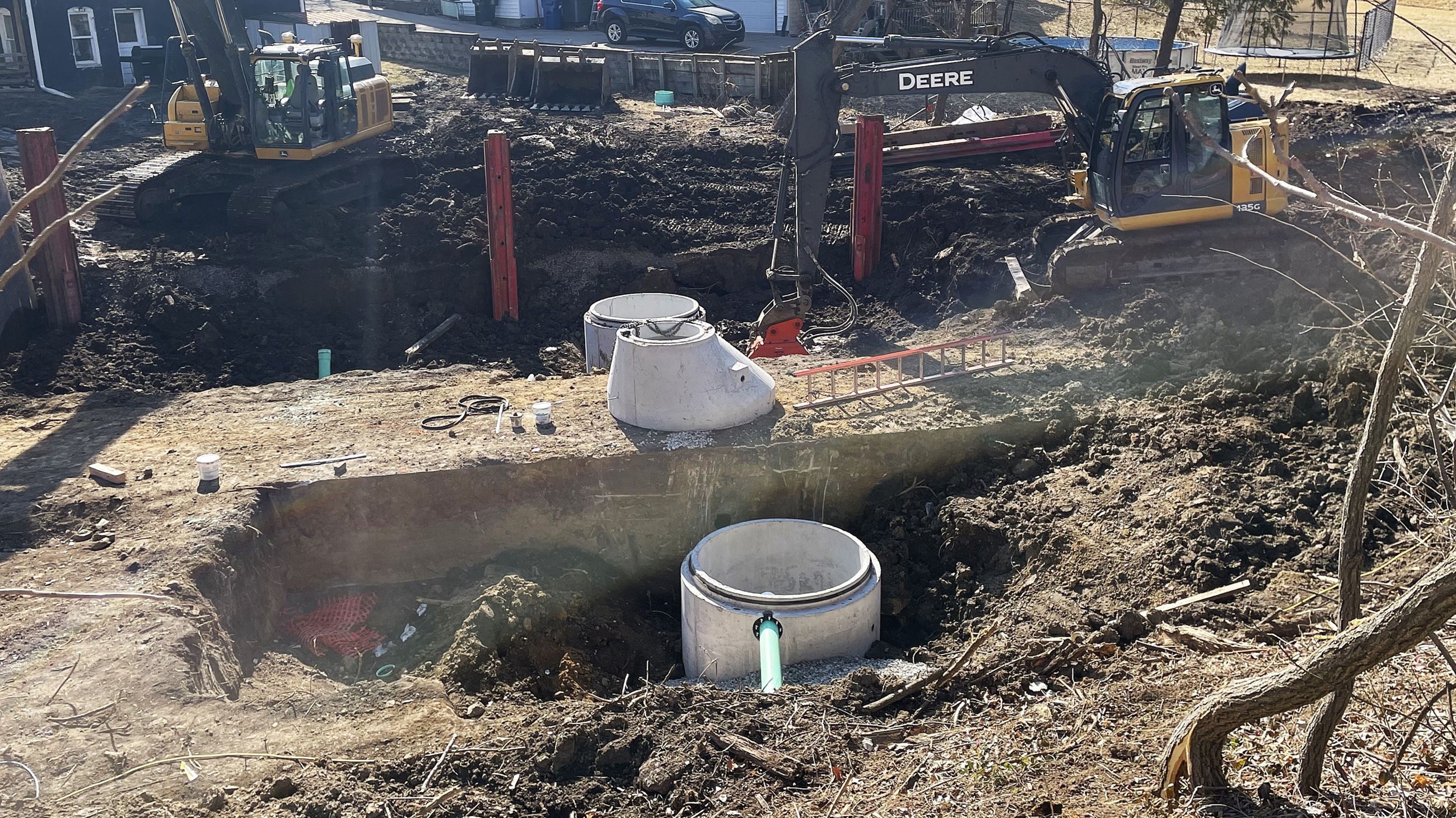 030325 West Hill 6AB 101 Papoose Tunnel exposed in ravine (JPG)
