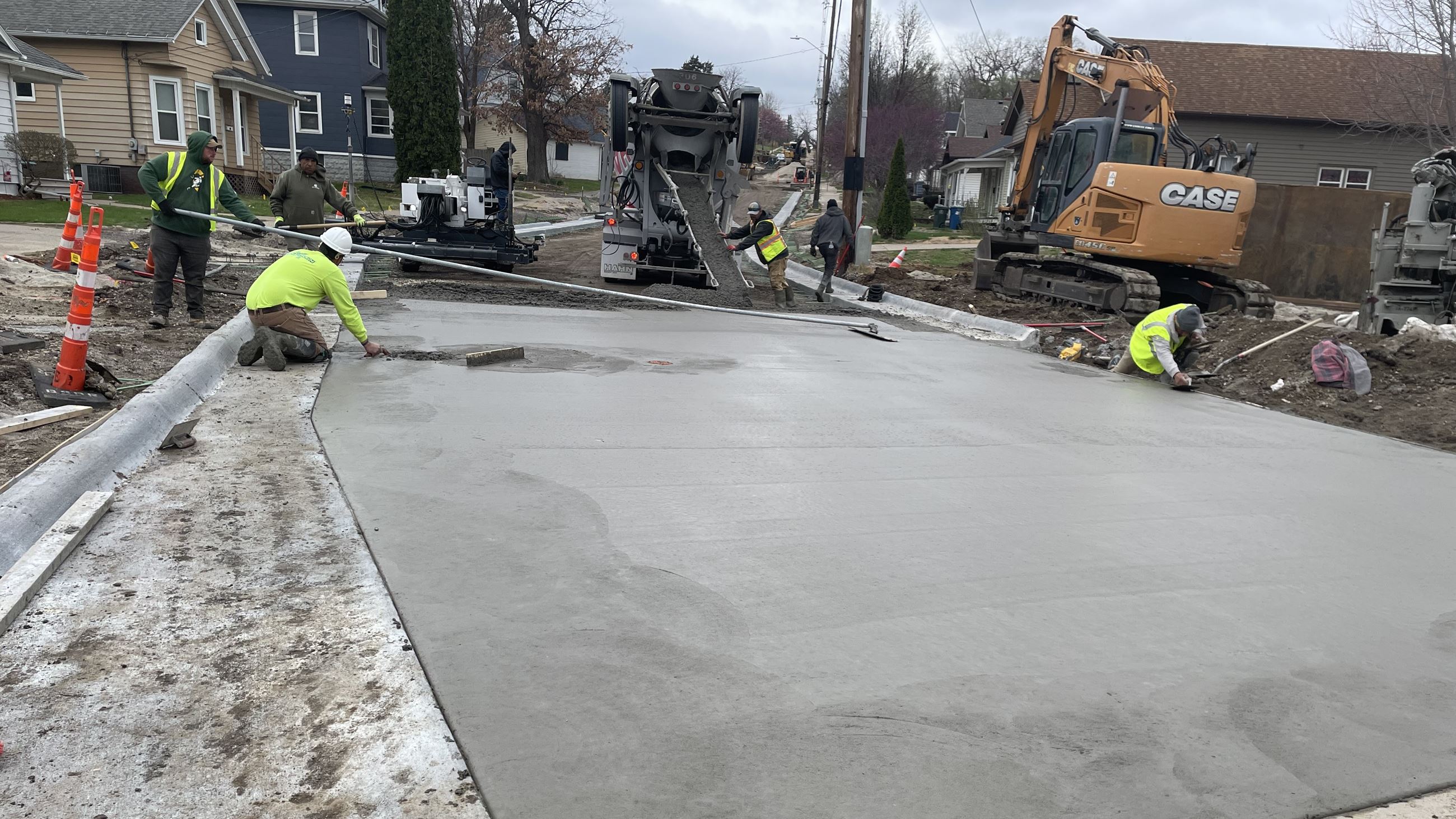 040325 West Hill Phase 6AB 101 Main pour on Fulliam Sycamore to Iowa